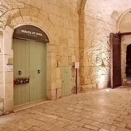 Apartman Kharmen A 1565s House With Seaviews Birgu