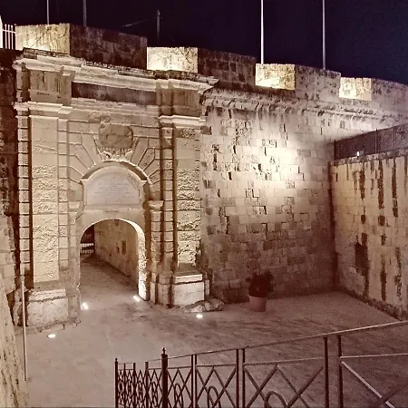 Kharmen A 1565s House With Seaviews Apartment Birgu