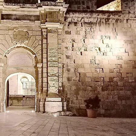 Apartman Kharmen A 1565s House With Seaviews