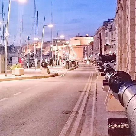 Kharmen A 1565s House With Seaviews Apartman