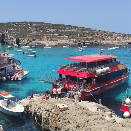 Apartman Kharmen A 1565s House With Seaviews *