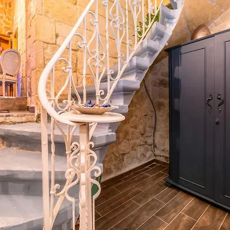 Kharmen A 1565s House With Seaviews Apartment Birgu