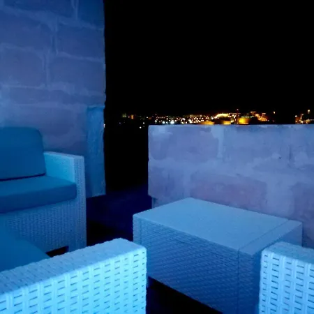 Kharmen A 1565s House With Seaviews * Birgu