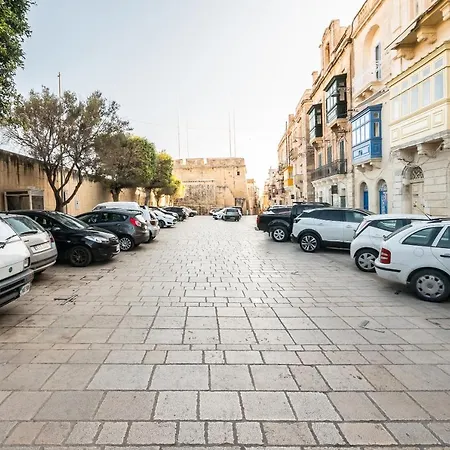 Apartman Kharmen A 1565s House With Seaviews Birgu