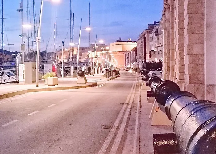 Kharmen A 1565s House With Seaviews 아파트