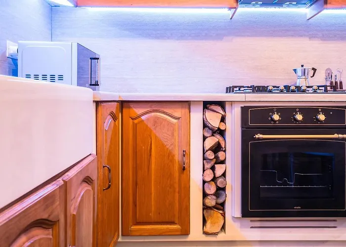 Kharmen A 1565s House With Seaviews *