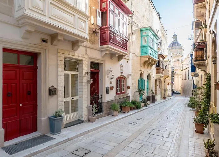 Kharmen A 1565s House With Seaviews