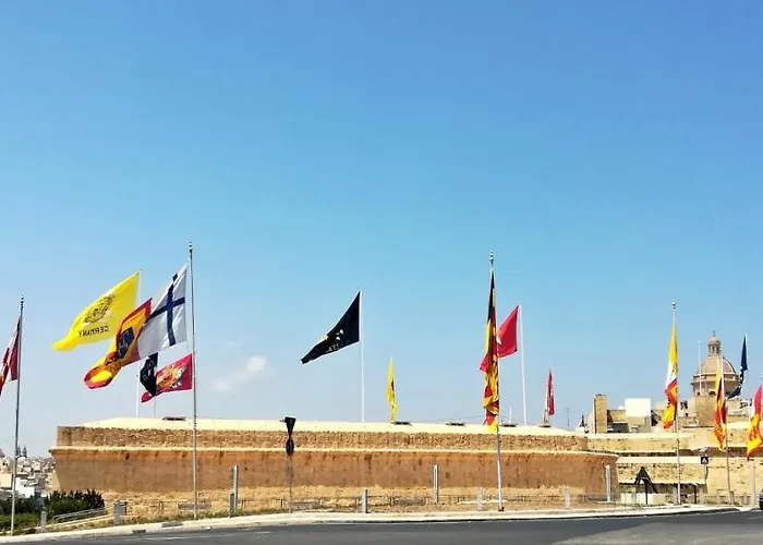 Kharmen A 1565s House With Seaviews 비르구