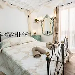 Kharmen A 1565s House With Seaviews *
