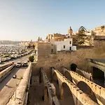 Kharmen A 1565s House With Seaviews Lejlighed