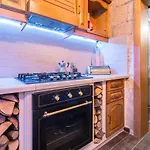 Kharmen A 1565s House With Seaviews Lejlighed *