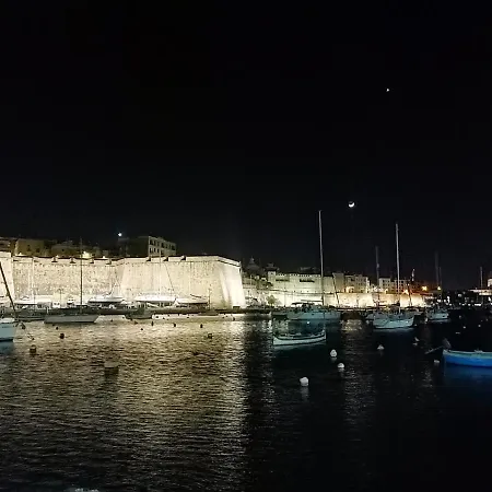 Apartament Kharmen A 1565s House With Seaviews