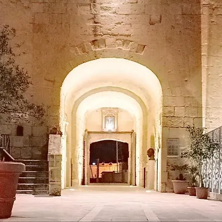 Kharmen A 1565s House With Seaviews *