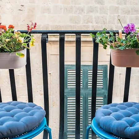 Kharmen A 1565s House With Seaviews