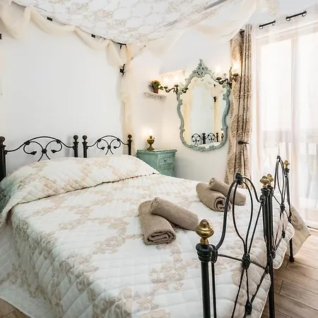 Kharmen A 1565s House With Seaviews *