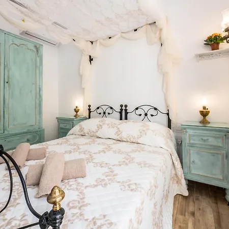 Lejlighed Kharmen A 1565s House With Seaviews