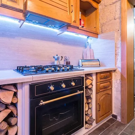 Kharmen A 1565s House With Seaviews דירה *