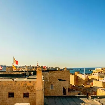 Kharmen A 1565s House With Seaviews דירה *