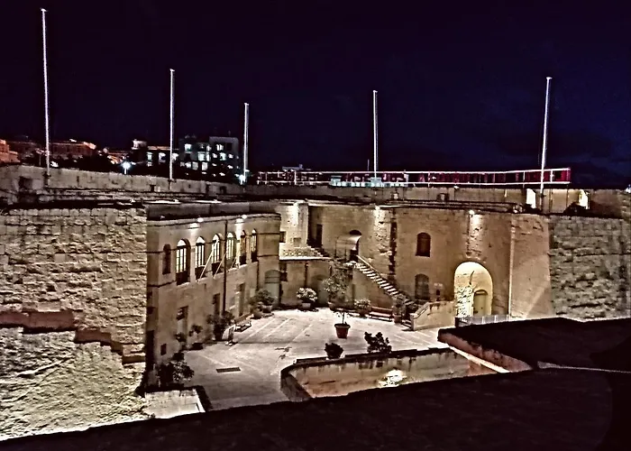 Kharmen A 1565s House With Seaviews