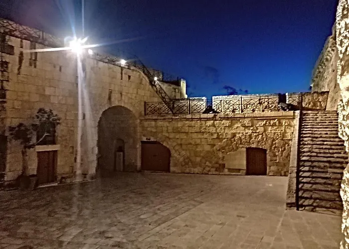 Kharmen A 1565s House With Seaviews Appartement