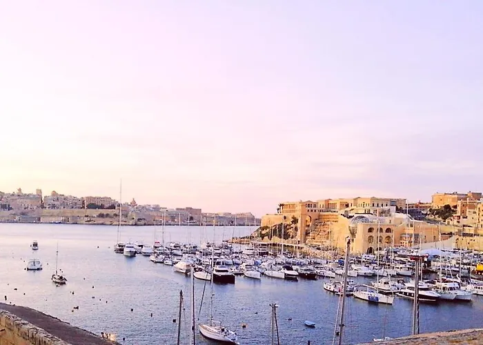 Kharmen A 1565s House With Seaviews Il-Birgu