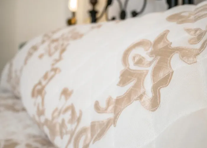 Kharmen A 1565s House With Seaviews *