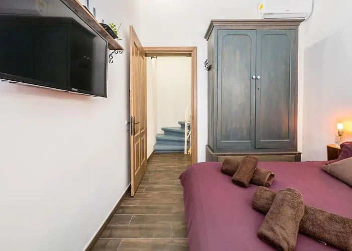 Kharmen A 1565s House With Seaviews * Il-Birgu