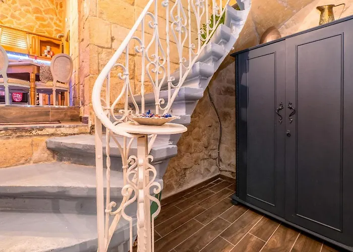 Kharmen A 1565s House With Seaviews Appartement Il-Birgu