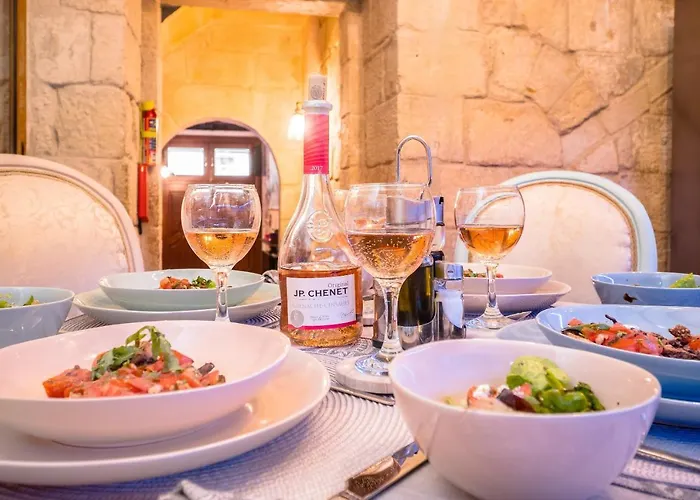 Kharmen A 1565s House With Seaviews