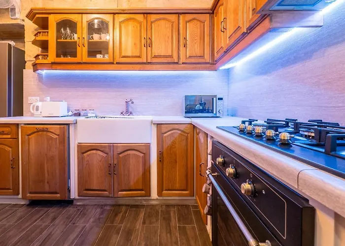 Kharmen A 1565s House With Seaviews * Il-Birgu