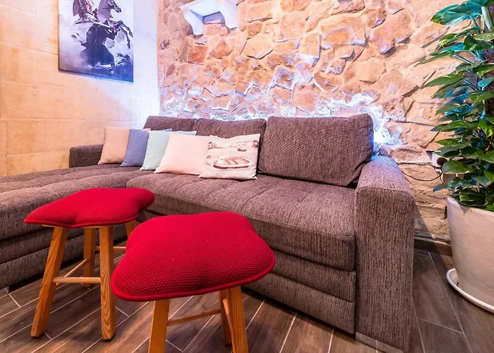 Kharmen A 1565s House With Seaviews Il-Birgu